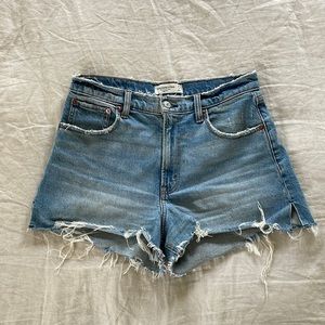 Abercrombie & Fitch 90’s High Rise Cutoff Shorts